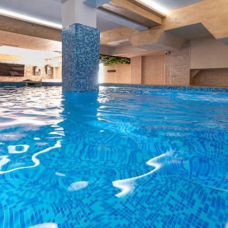 Баня Аква Ризорт Appartement Buitenkant foto
