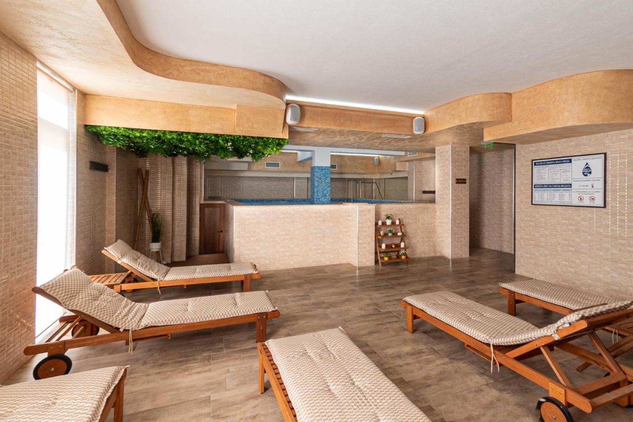 Баня Аква Ризорт Appartement Buitenkant foto