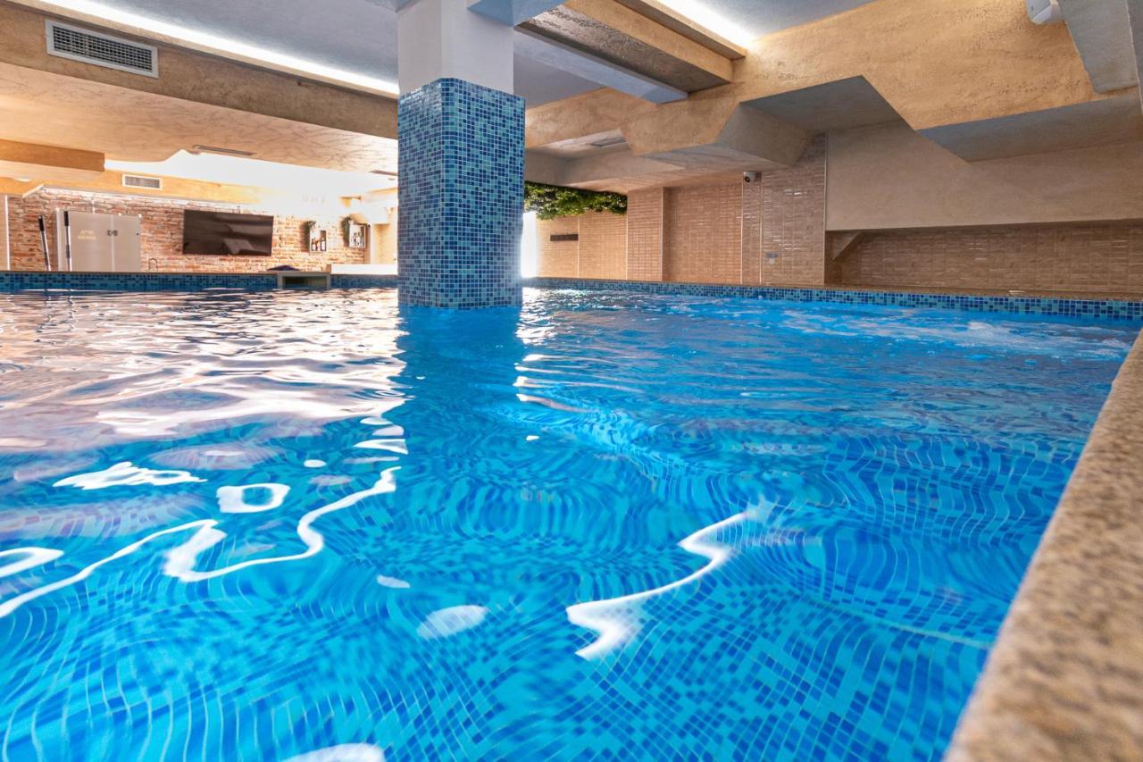 Баня Аква Ризорт Appartement Buitenkant foto