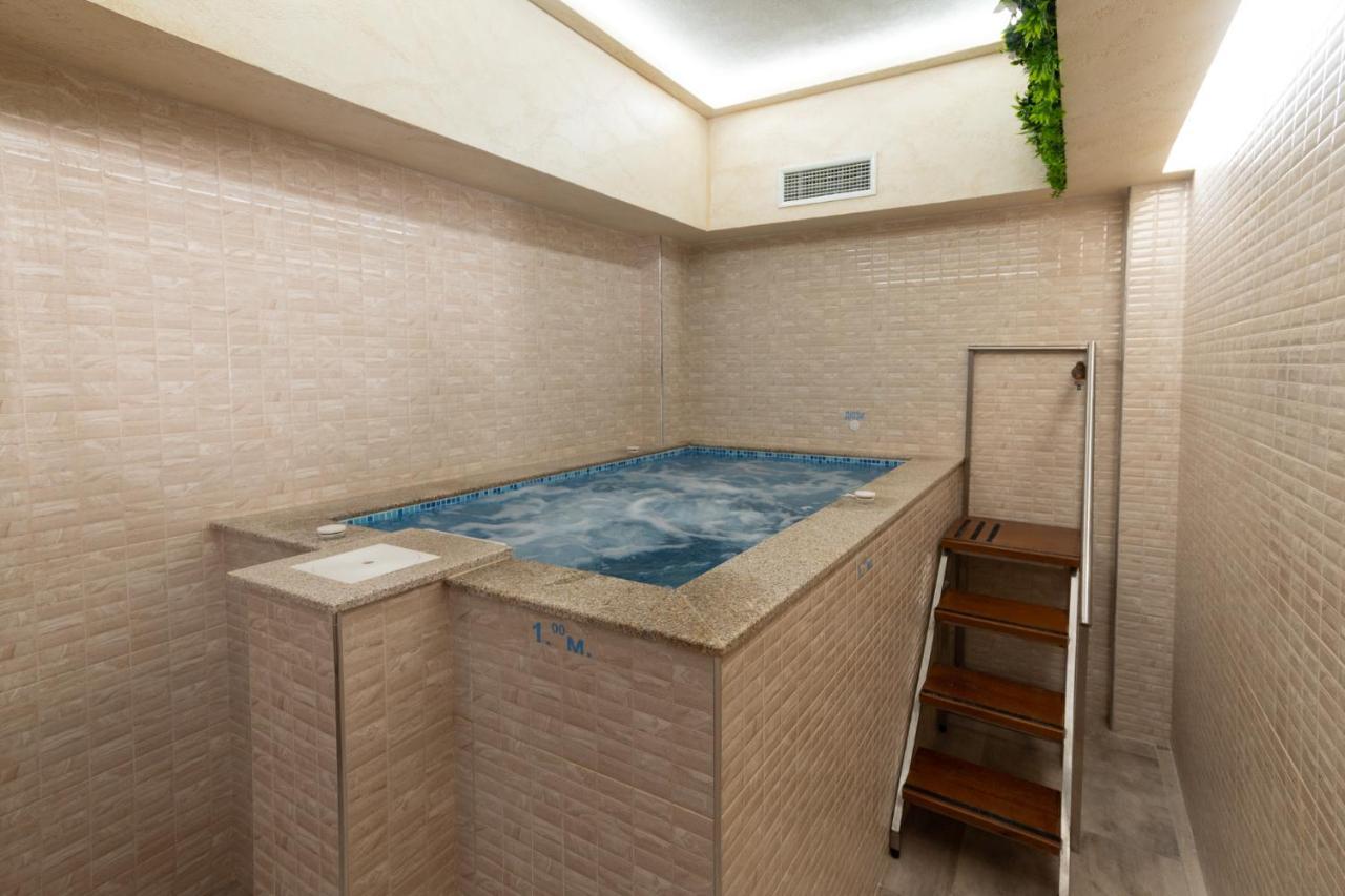 Баня Аква Ризорт Appartement Buitenkant foto